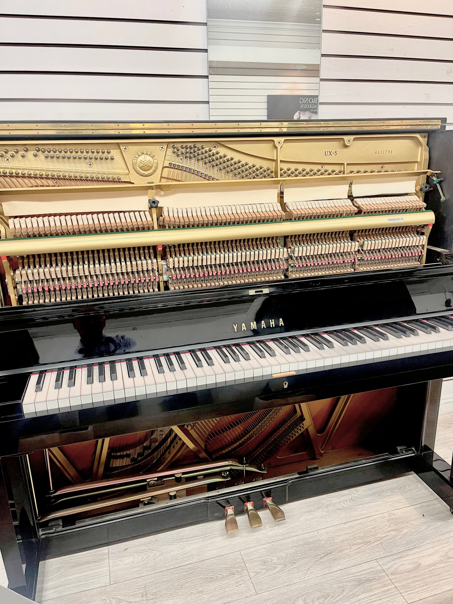 1990 Yamaha UX5 Upright Piano in Mint Condition