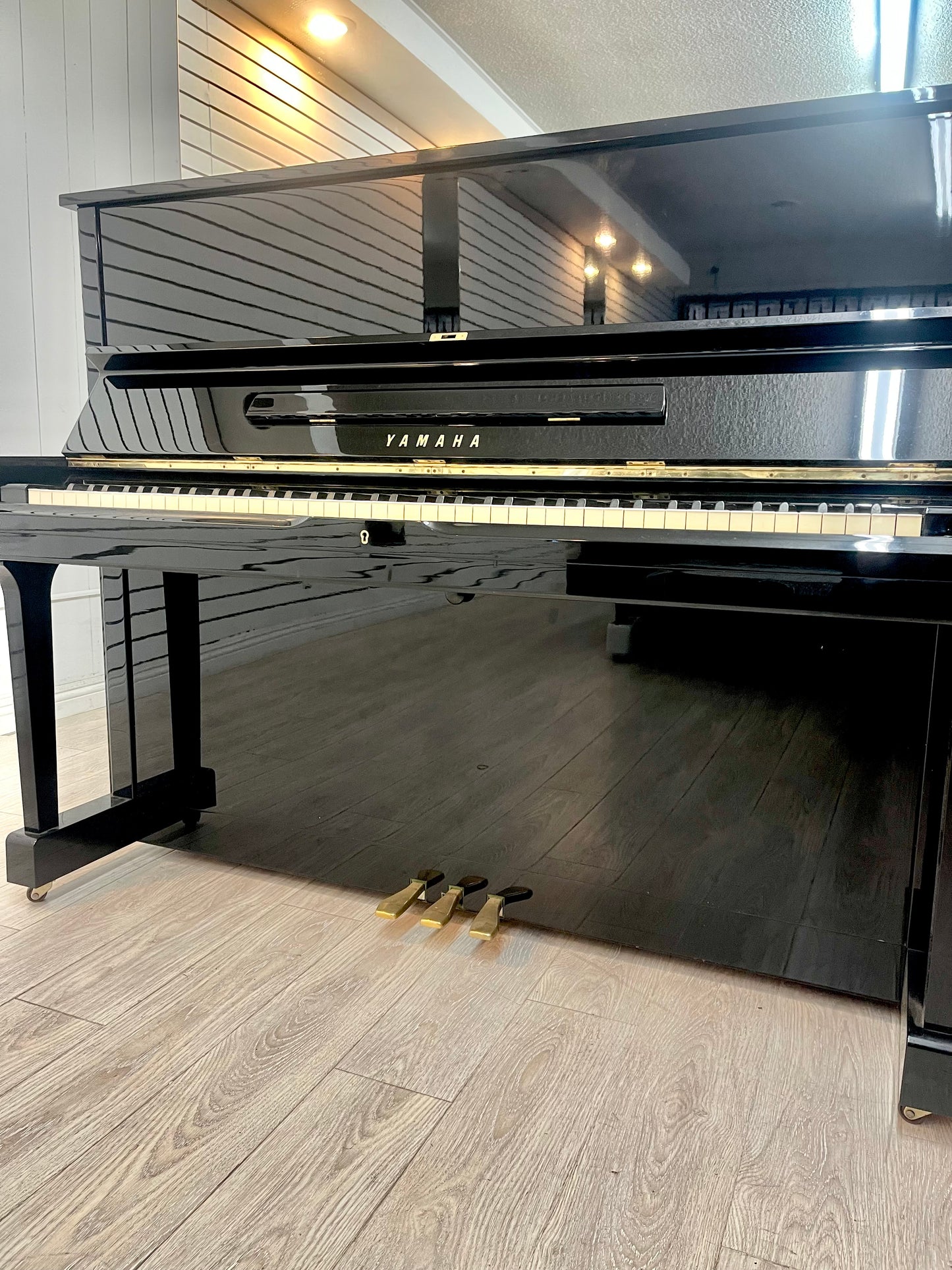 Great Condition Yamaha U1 Upright Piano