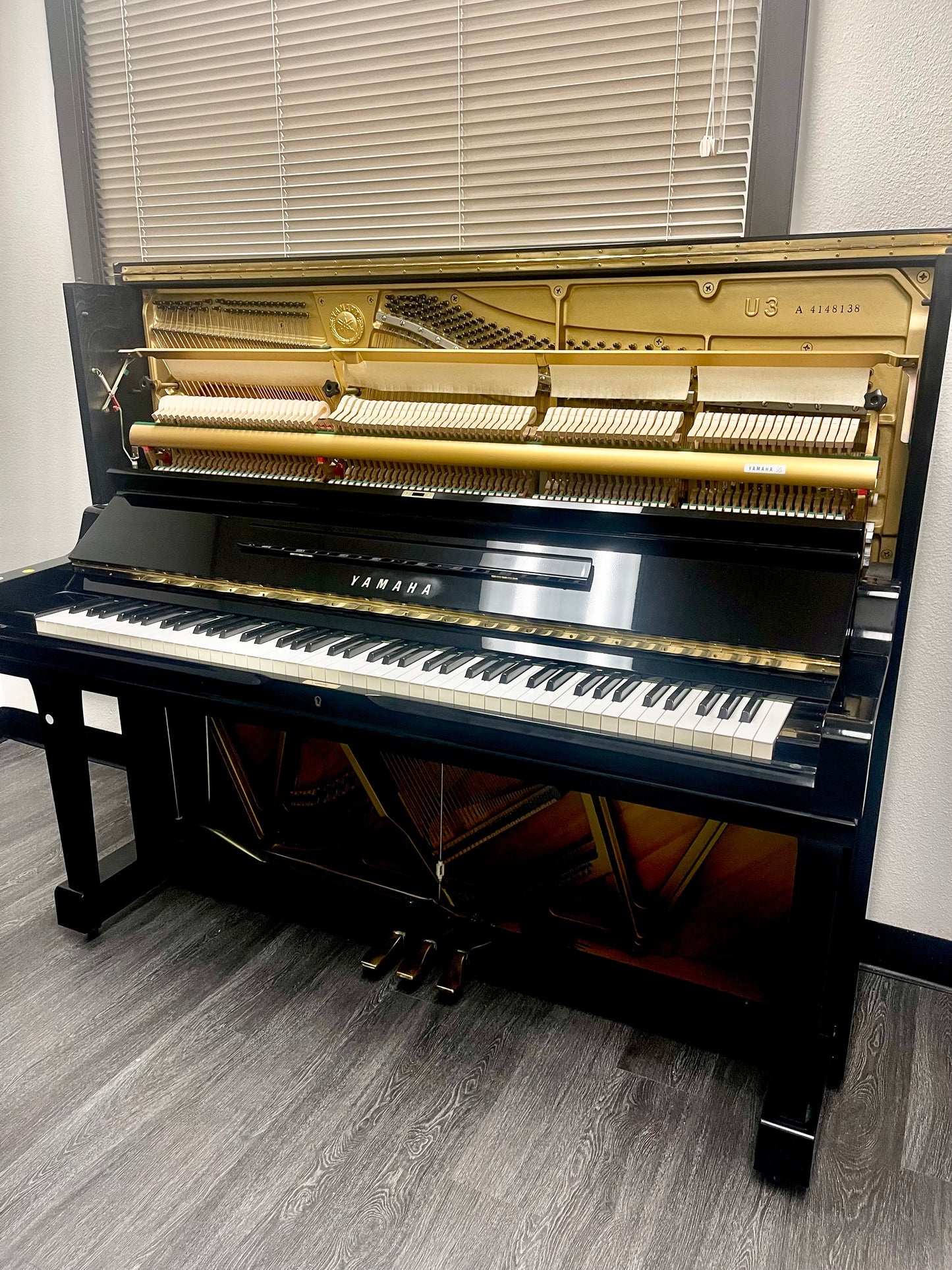Excellent Condition Yamaha U3 piano built in 1988