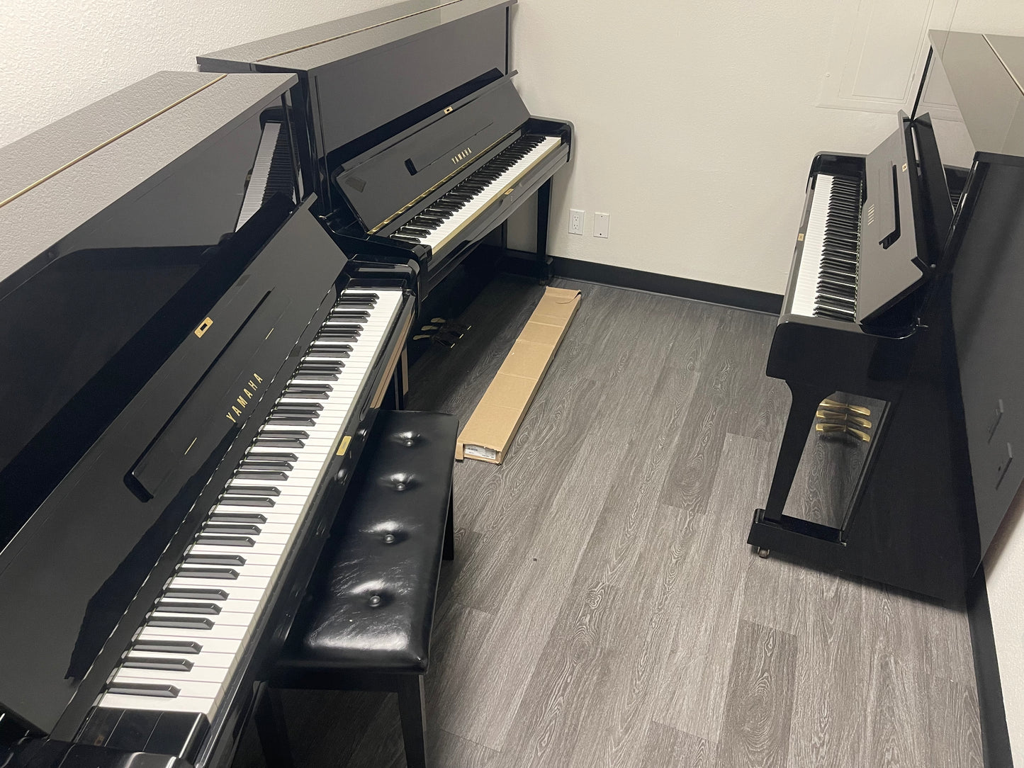 Like new Yamaha U1 and U3 Pianos New arrived in December