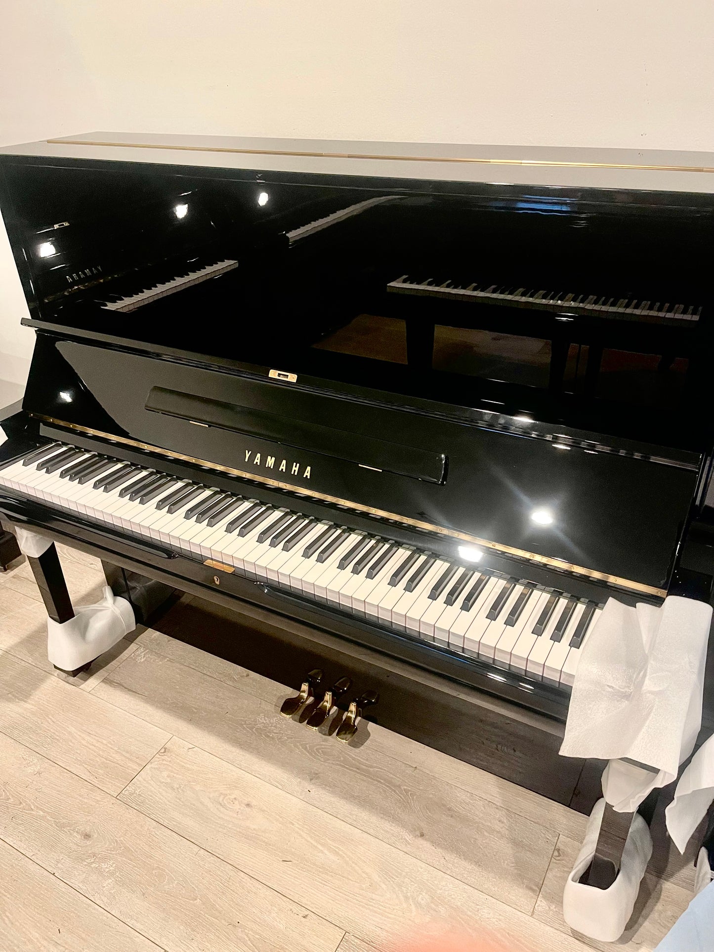 Superb Pristine Like New Yamaha U3 Upright Piano
