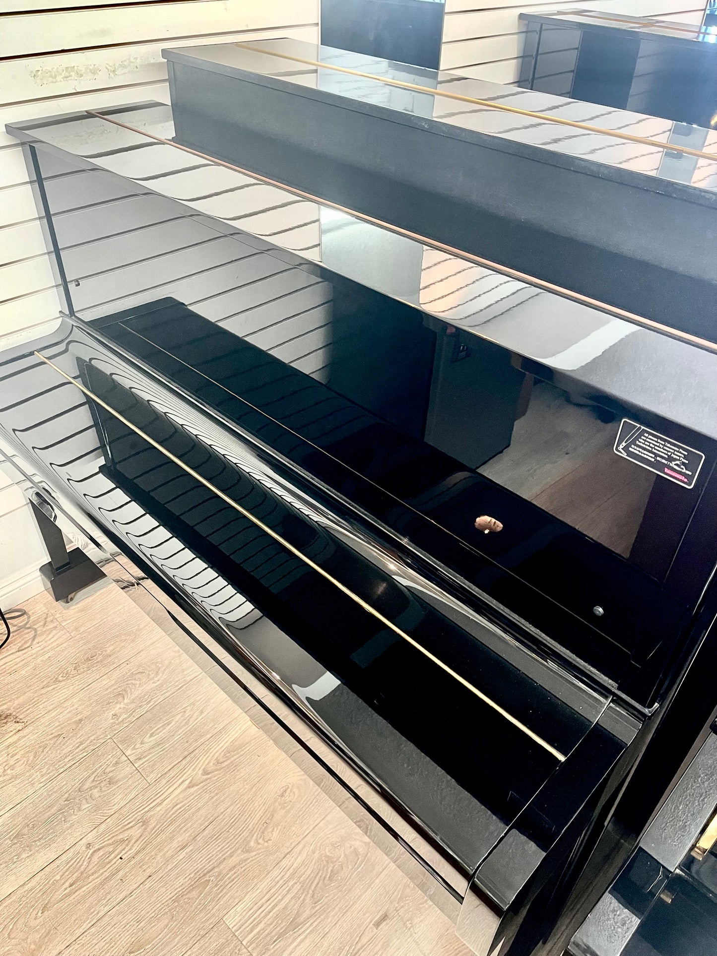 Beautiful and amazing condition Yamaha U1 Upright Piano