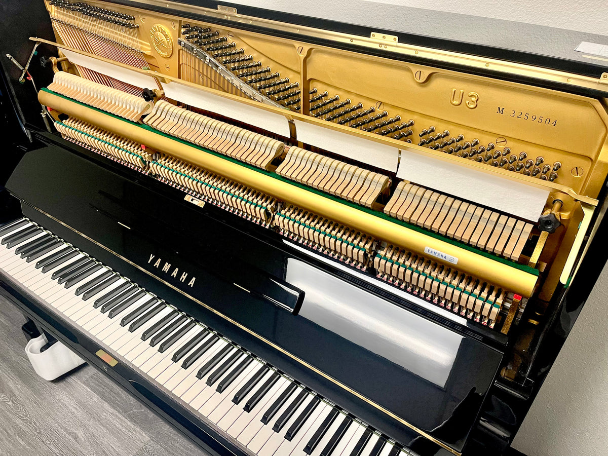Superb Pristine Yamaha U3M Upright Piano