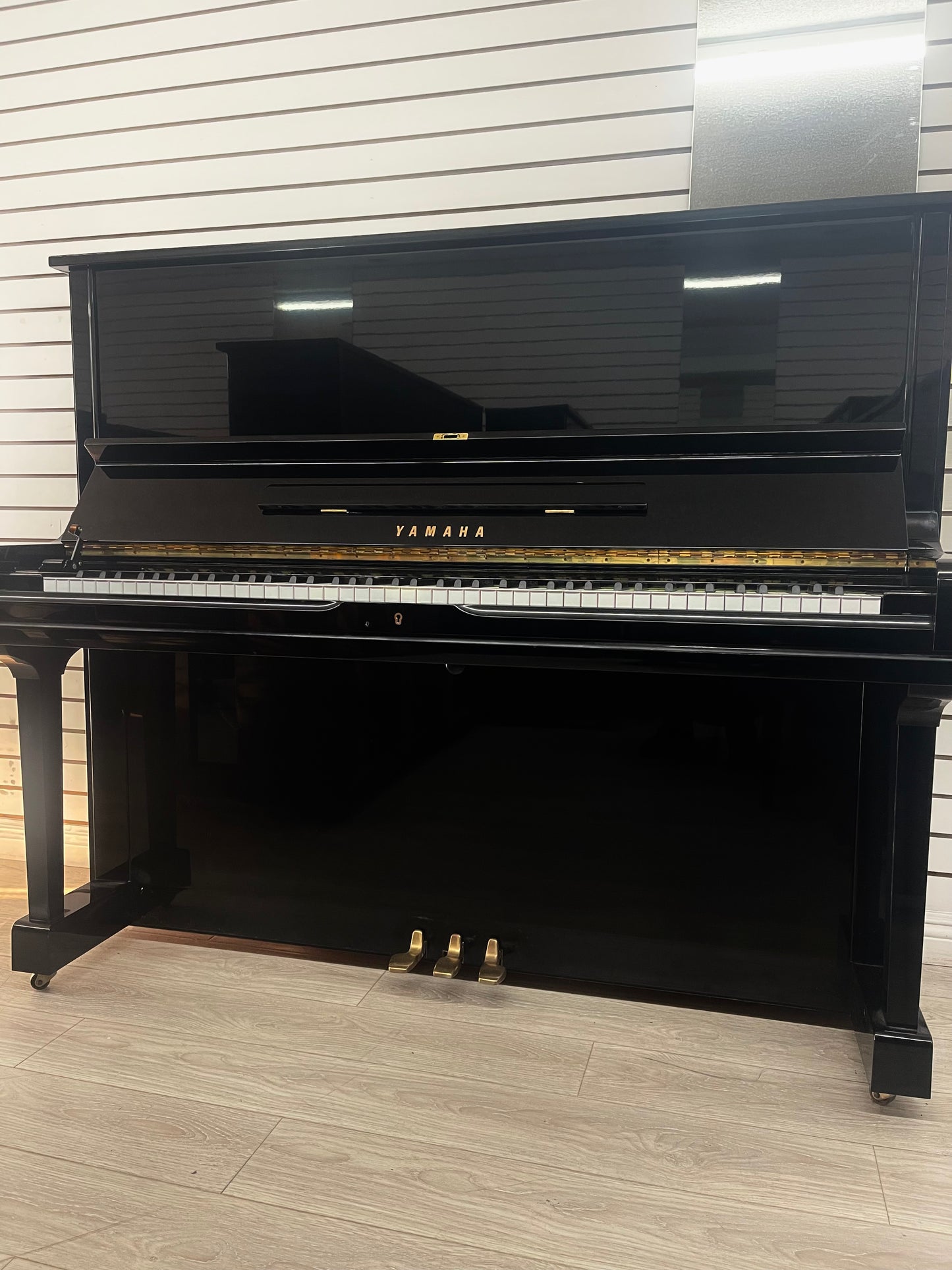 Great Condition Yamaha U3H upright Piano Free